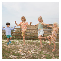 La perete stai!, joc de rapiditate cu jetoane