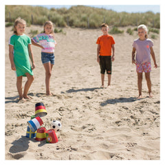 Soccer Tins, suteaza si doboara cutiile