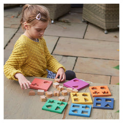 Shape Stacker, placi din lemn cu forme pentru sortat