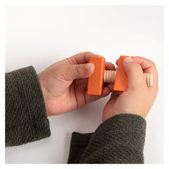 Nuts & Bolts, set suruburi si piulite din lemn, TickiT