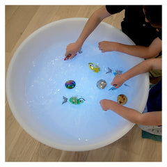 Water Table, masa senzoriala luminoasa cu apa, TickiT